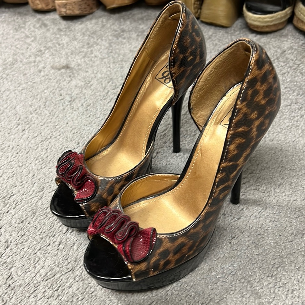 Leopard stiletto heels